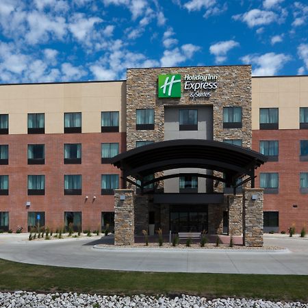 Holiday Inn Express & Suites Fort Dodge By Ihg Екстериор снимка