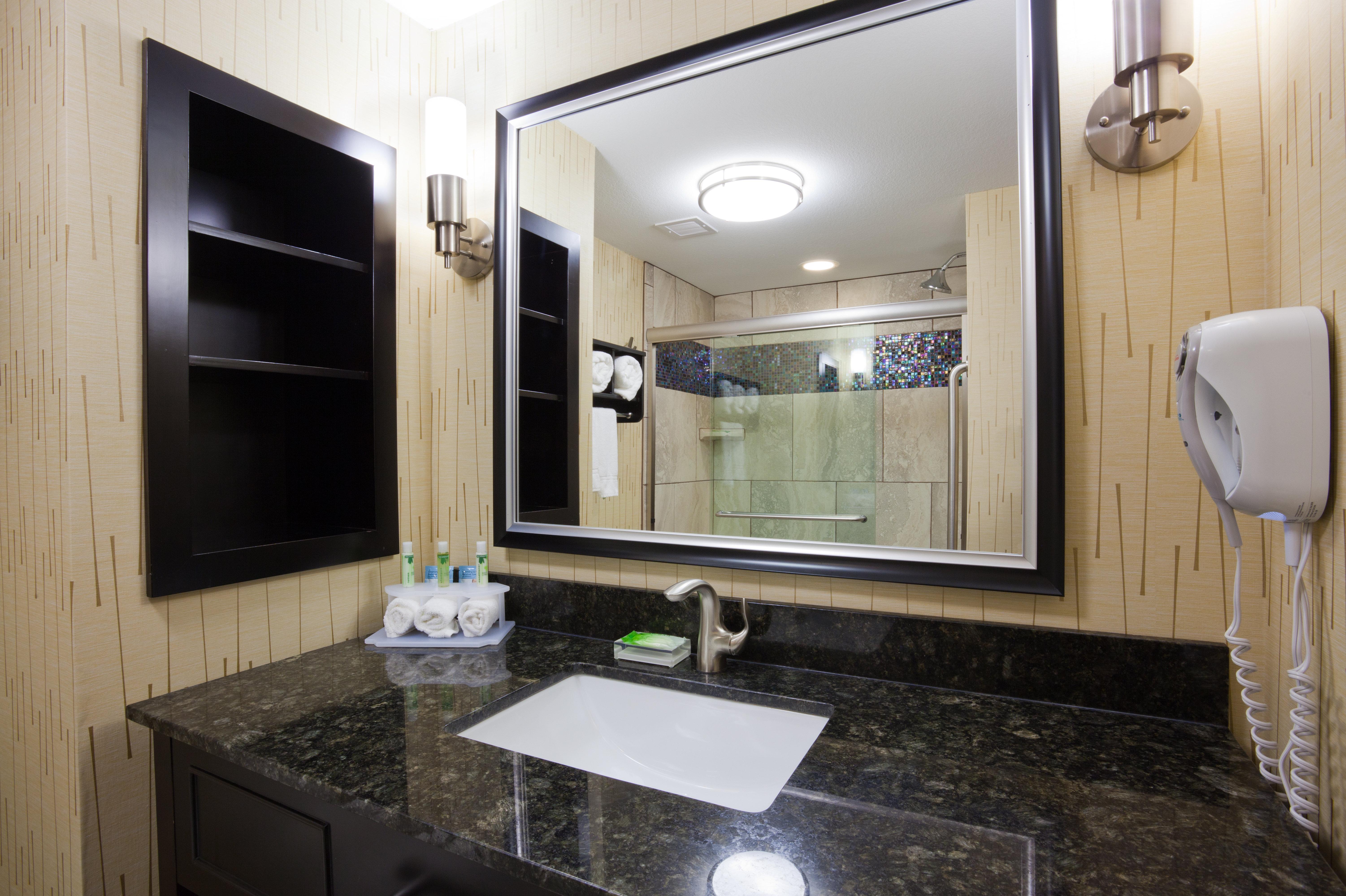 Holiday Inn Express & Suites Fort Dodge By Ihg Екстериор снимка