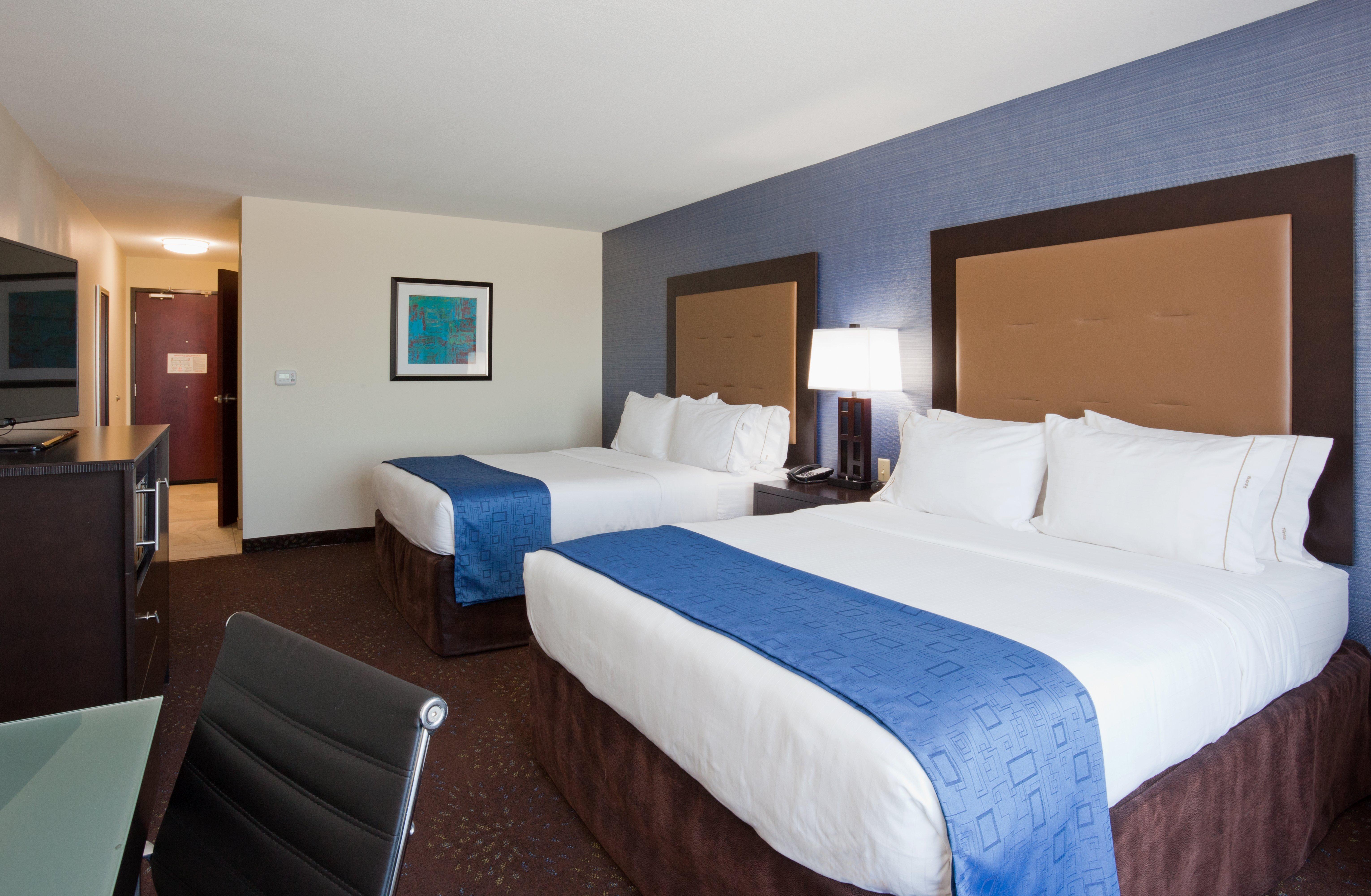 Holiday Inn Express & Suites Fort Dodge By Ihg Екстериор снимка