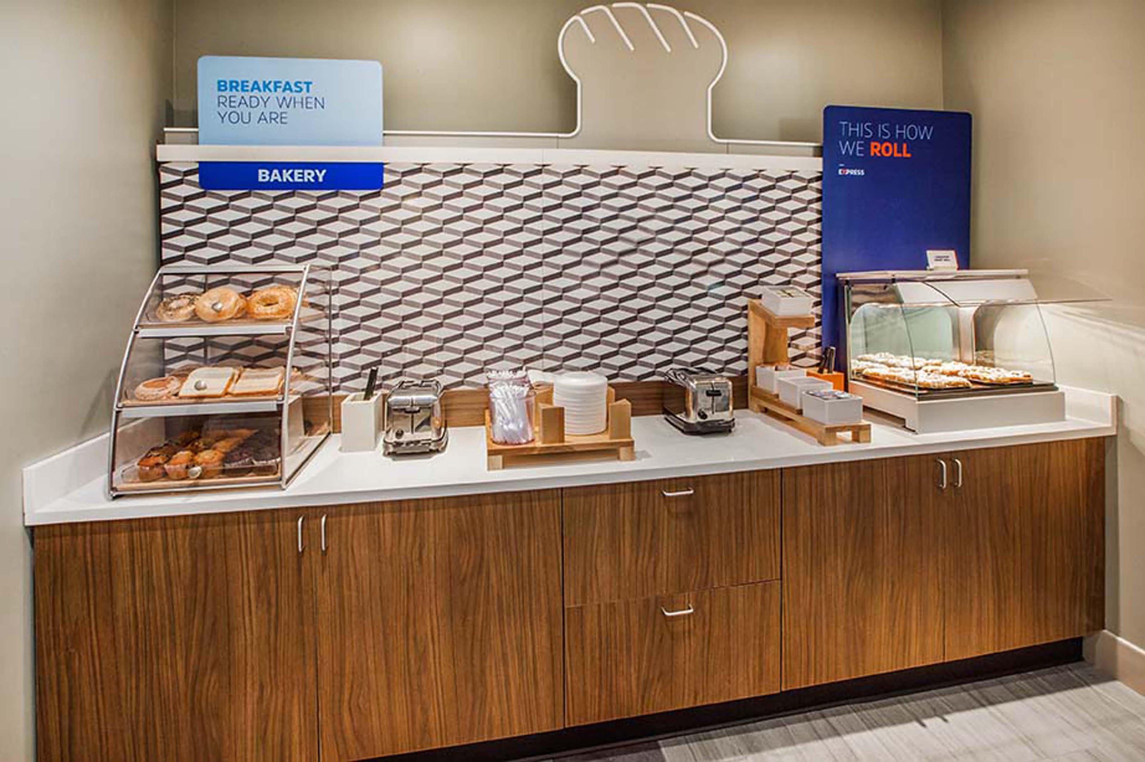 Holiday Inn Express & Suites Fort Dodge By Ihg Екстериор снимка