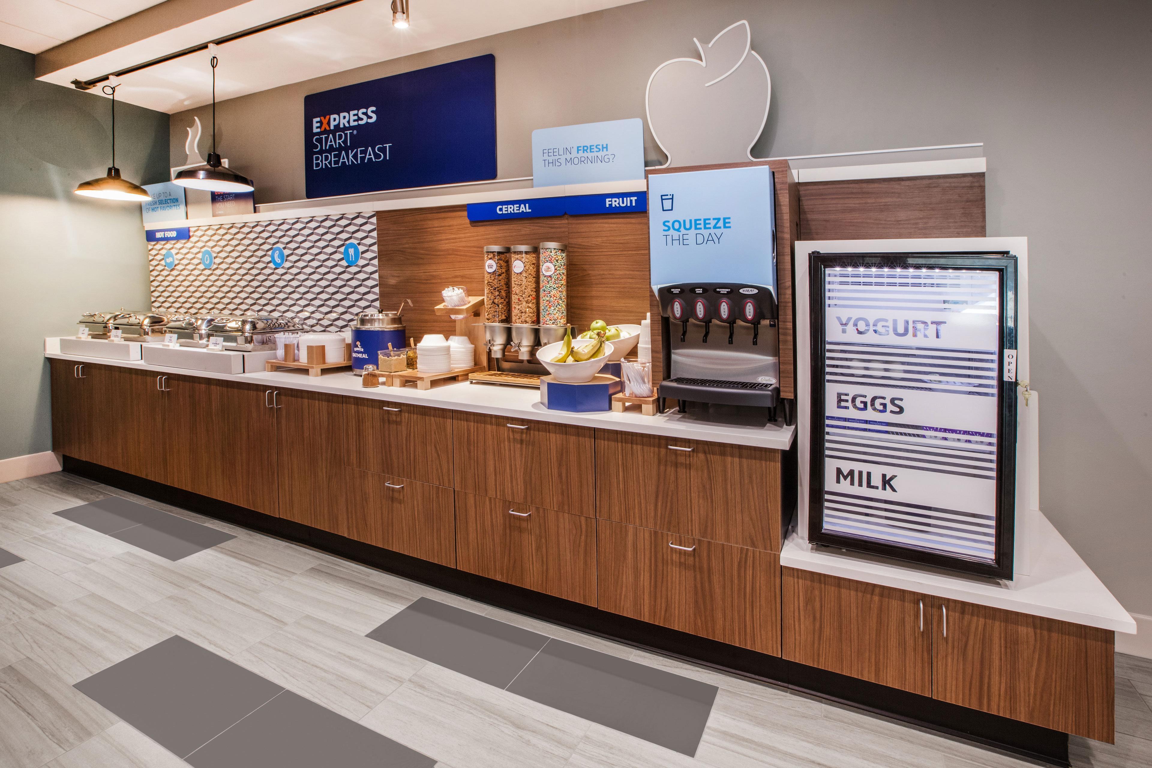 Holiday Inn Express & Suites Fort Dodge By Ihg Екстериор снимка