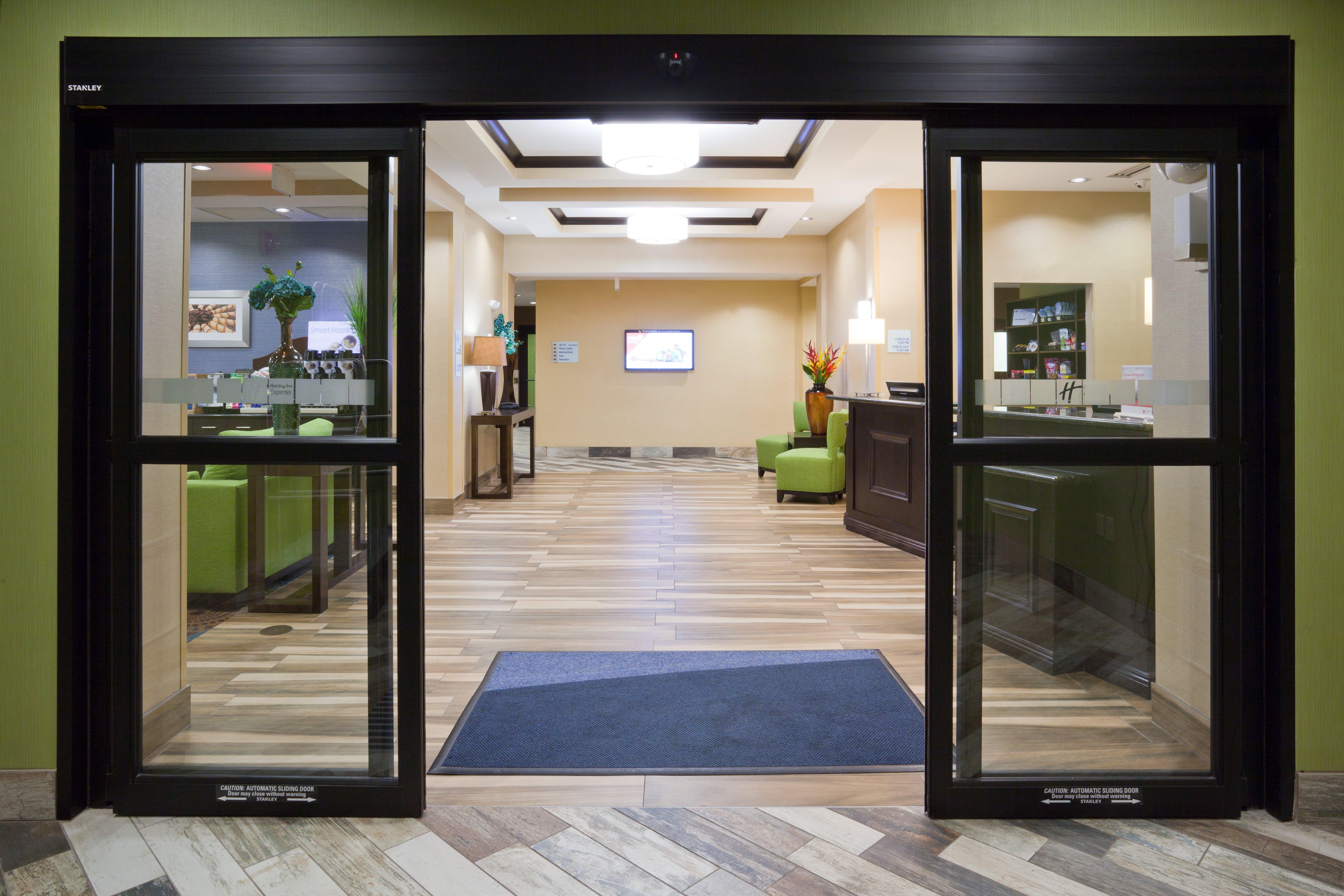 Holiday Inn Express & Suites Fort Dodge By Ihg Екстериор снимка