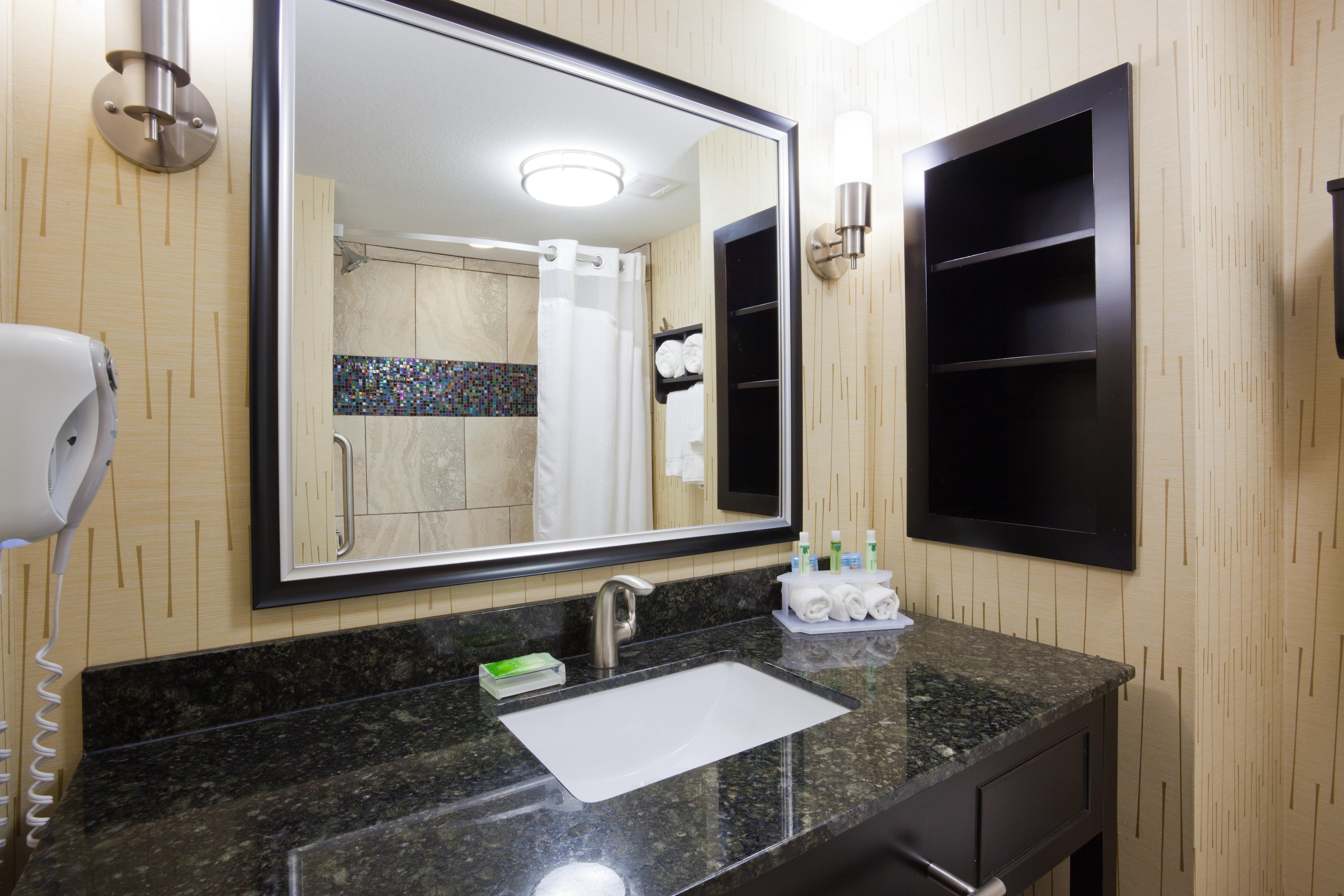 Holiday Inn Express & Suites Fort Dodge By Ihg Екстериор снимка