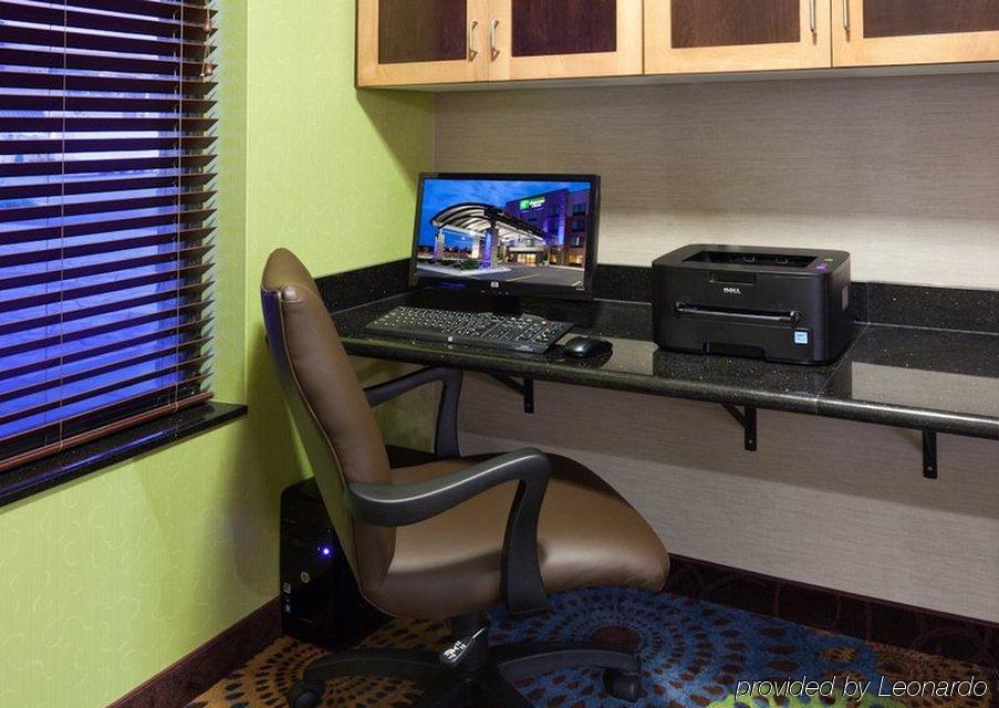 Holiday Inn Express & Suites Fort Dodge By Ihg Екстериор снимка