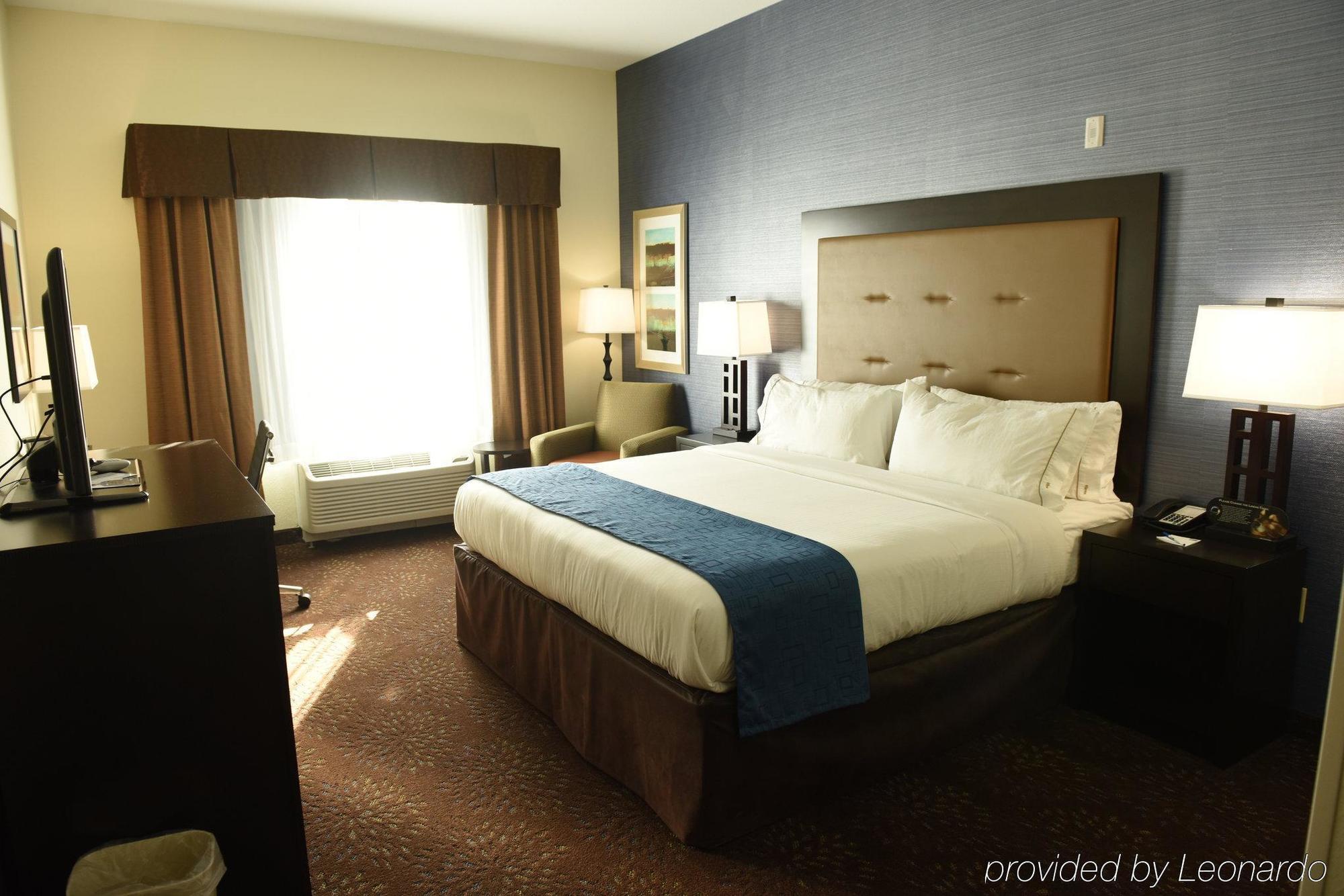 Holiday Inn Express & Suites Fort Dodge By Ihg Екстериор снимка
