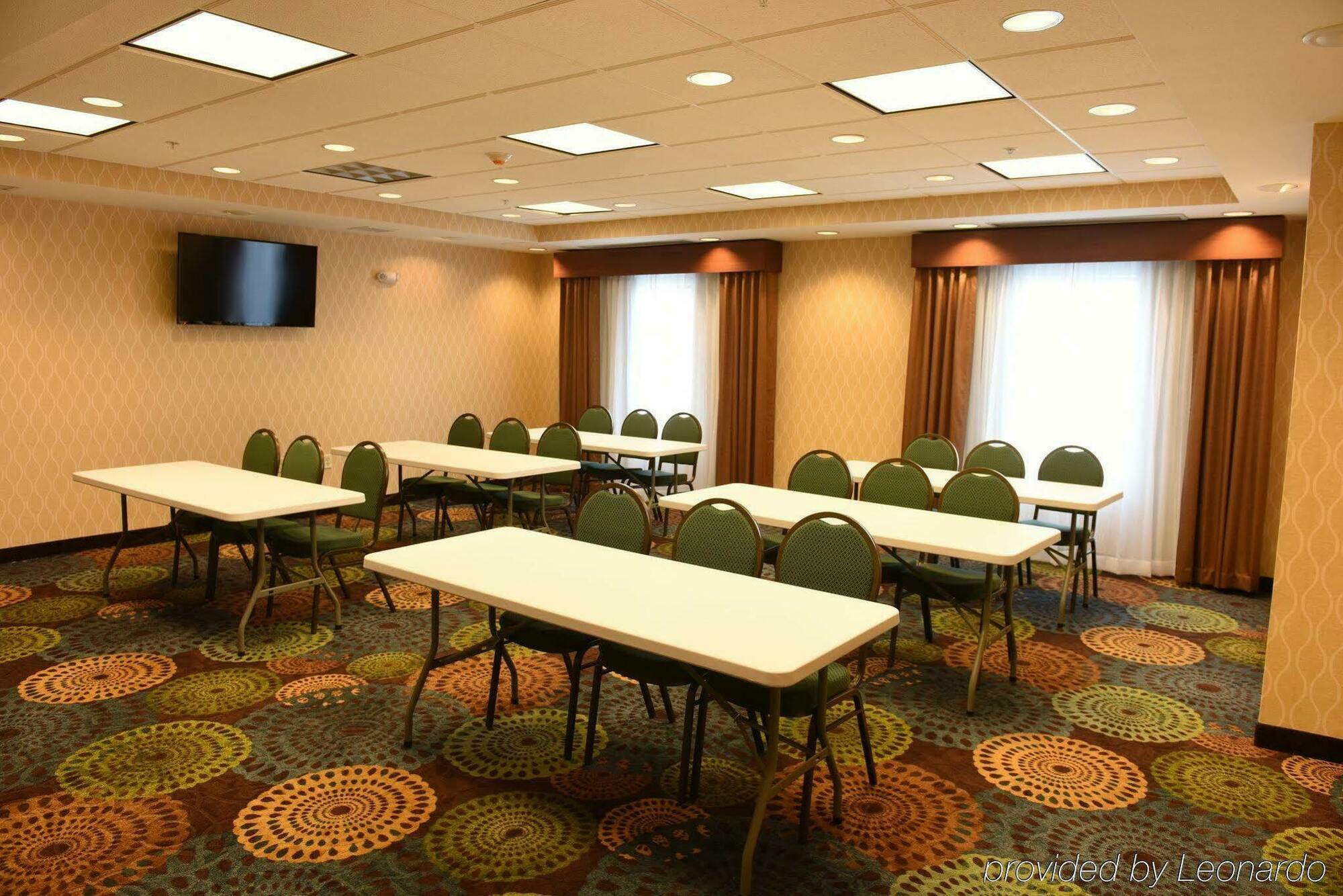 Holiday Inn Express & Suites Fort Dodge By Ihg Екстериор снимка
