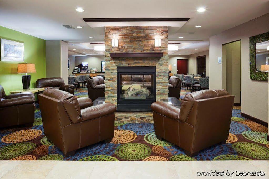 Holiday Inn Express & Suites Fort Dodge By Ihg Екстериор снимка
